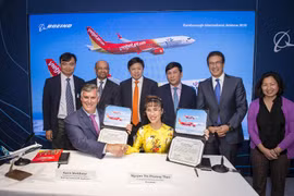 Vietjet ký mua 100 tàu bay B737 MAX trị giá 12,7 tỷ USD (Ảnh: Vietjet cung cấp)