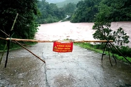Nhiều nơi ở Quảng Bình ngập cục bộ, giao thông chia cắt do mưa lớn