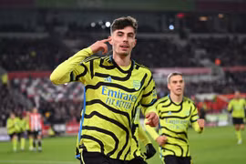 Kai ghi bàn giúp Arsenal giành chiến thắng và chiếm ngôi đầu Premier League. (Nguồn: Getty Images)