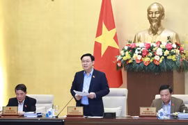 Chủ tịch Quốc hội Vương Đình Huệ điều hành các nội dung phiên họp. (Ảnh: Doãn Tấn/TTXVN)