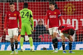 Cúp Liên đoàn Anh: Manchester United cùng Arsenal dừng cuộc chơi