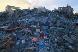 Quân đội Isarel oanh tạc trại tị nạn ở Gaza, hơn 50 người thiệt mạng