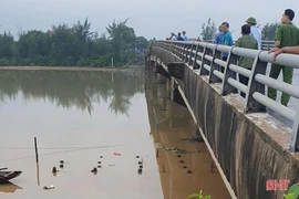 Hà Tĩnh: Đã tìm thấy thi thể nam sinh mất tích trên sông Rác