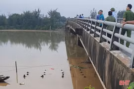 Hà Tĩnh: Đã tìm thấy thi thể nam sinh mất tích trên sông Rác