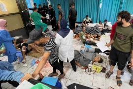 Bệnh nhân tại bệnh viện của Indonesia ở Jabaliya. (Nguồn: Reuters)