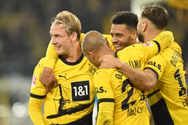 Vòng 8 Bundesliga: Borussia Dortmund tạm chiếm ngôi đầu bảng