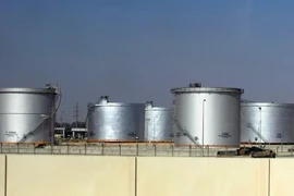 Bể chứa dầu tại một cơ sở khai thác dầu ở Dammam, cách thủ đô Riyadh của Saudi Arabia 450km về phía đông. (Ảnh: AFP/TTXVN)