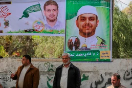 Chân dung giáo sư người Palestine Fadi Mohammad al-Batsh tại thị trấn Jabalia, Dải Gaza ngày 21/4. (Nguồn: THX/TTXVN)