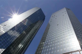 Trụ sở Deutsche Bank tại Frankfurt, Đức. (Ảnh: AFP/TTXVN)