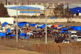  Người tị nạn Syria tại khu vực biên giới Syria - Jordan ngày 1/7. (Ảnh: THX/TTXVN)