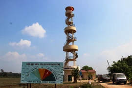 Tháp canh lửa rừng tại Vườn Quốc gia Lò Gò-Xa Mát. (Ảnh: Lê Đức Hoảnh/TTXVN)