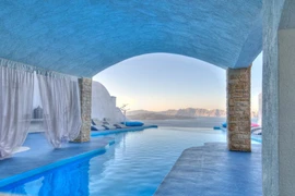 [Video] 11 khu nghỉ dưỡng mê hồn khiến bạn muốn check-in trong Năm mới