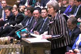Thủ tướng Anh Theresa May phát biểu tại phiên họp Hạ viện ở thủ đô London. (Ảnh: AFP/TTXVN)