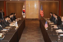 Các nhà đàm phán Hàn Quốc và Mỹ tại vòng đàm phán tại Seoul ngày 31/1. (Nguồn: YONHAP/TTXVN)