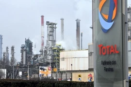 Nhà máy lọc dầu của Tập đoàn dầu khí Total ở Dunkirk, Pháp. (Nguồn: AFP/TTXVN)