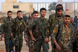 Các tay súng YPG tại Deir Ezzor, Qamishli, Syria. (Ảnh: AFP/TTXVN)