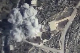 Không lực Nga oanh kích các mục tiêu của tổ chức khủng bố Nhà nước Hồi giáo (IS) tự xưng tại Idlib, Syria. (Ảnh: AFP/TTXVN)