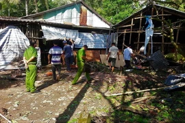 Hiện trường vụ nổ tại nhà ông Nguyễn Văn Thắng. (Ảnh: Thế Anh/TTXVN)