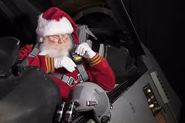 [Video] Mỹ huy động nhiều khí tài hiện đại theo dõi Ông già Noel