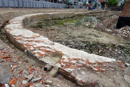 Phần tường hào phát lộ tại di tích Thành Điện Hải. (Ảnh: Trần Lê Lâm/TTXVN)