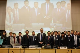 Đoàn công tác liên ngành của Việt Nam tham gia trình bày và trao đổi về Báo cáo quốc gia lần thứ nhất về thực thi Công ước Chống tra tấn tại Geneva (Thụy Sĩ). (Ảnh: Hoàng Hoa/TTXVN)