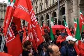  Tuần hành tại Quảng trường Repubblica ở Rome. (Ảnh: Ngự Bình/TTXVN)