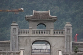 Trượt ngã từ giàn giáo ga cáp treo, 4 công nhân nhập viên cấp cứu