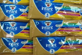 Sản phẩm sữa công thức của Hãng Lactalis được bày bán tại Lima, Peru ngày 11/12/2017. (Nguồn: AFP/TTXVN)