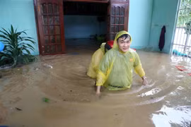 Nhà của người dân phường Hòa Khánh Nam, quận Liên Chiểu bị ngập sâu trong nước. (Ảnh: Trần Lê Lâm/TTXVN)