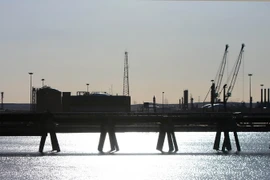 Quang cảnh cảng dầu Ras Lanuf ở Libya ngày 11/1/2017. (Nguồn: AFP/TTXVN)