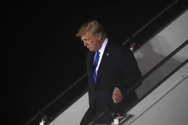 Tổng thống Mỹ Donald Trump tới sân bay không quân Paya Lebar của Singapore ngày 10/6. (Nguồn: AFP/TTXVN)