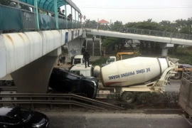 Hiện trường vụ tai nạn. (Ảnh: Mạnh Tú/TTXVN)