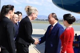 Lễ đón Thủ tướng Nguyễn Xuân Phúc và Phu nhân tại sân bay quân sự Fairbairn, Canberra. (Ảnh: Thống Nhất/TTXVN)