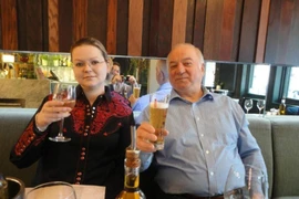  cựu điệp viên hai mang người Nga Sergei Skripal và con gái. (Nguồn: The Sun/TTXVN)