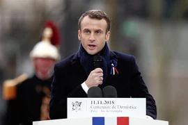 Tổng thống Pháp Emmanuel Macron phát biểu tại lễ kỷ niệm 100 năm ngày kết thúc Chiến tranh Thế giới thứ nhất ở thủ đô Paris. (Ảnh: AFP/TTXVN)