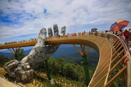 Cầu Vàng trên đỉnh Bà Nà Hills. (Ảnh: TTXVN)