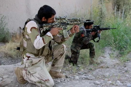 Lực lượng an ninh Afghanistan làm nhiệm vụ trong chiến dịch chống phiến quân tại tỉnh Kunduz. (Nguồn: THX/TTXVN)