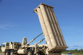 Hệ thống THAAD trong cuộc thử nghiệm tấn công, đánh chặn mục tiêu ở đảo Wake, Thái Bình Dương. (Nguồn: Stripes/TTXVN)