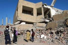 Một ngôi trường bị phá hủy sau một cuộc không kích ở tỉnh Taez, Yemen. (Nguồn: AFP/TTXVN)