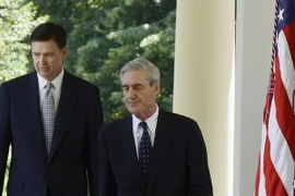Ông Robert Mueller (phải) tại Nhà Trắng. (Nguồn: EPA/TTXVN)