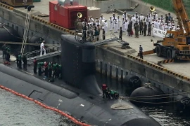 Tàu ngầm chạy bằng năng lượng hạt nhân mang tên USS Mississipi của Mỹ cập cảng Busan của Hàn Quốc. (Nguồn: EPA/TTXVN)