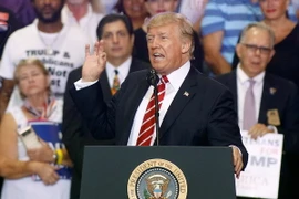 Tổng thống Mỹ Donald Trump phát biểu tại Phoenix, Arizona. (Nguồn: AFP/TTXVN)
