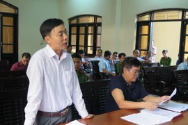 Đại diện Công ty cổ phần Đóng tàu Bảo Duy tranh luận tại phiên tòa. (Ảnh: Đoàn Hữu Trung/TTXVN)