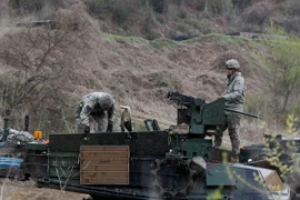 Binh sỹ Mỹ và Hàn Quốc trong một cuộc tập trận tại Paju, Gyeonggi-do, Hàn Quốc. (Nguồn: EPA/TTXVN)