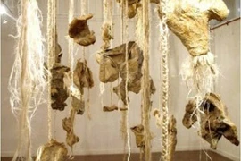 Một phần tác phẩm sắp đặt bằng giấy dó của Hiền Minh. (Ảnh: BTC)