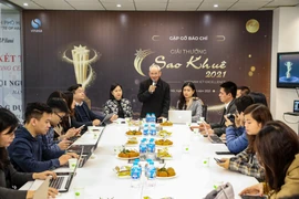 Tiến sỹ Mai Liêm Trực - Chủ tịch Hội đồng Bình chọn Sao Khuê phát biểu tại lễ công bố giải thưởng. (Ảnh: PV/Vietnam+)