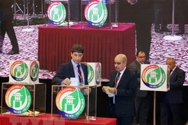 Các trưởng đoàn bỏ phiếu bầu cử thành viên Ban Điều hành và Ủy ban Kiểm toán ASOSAI nhiệm kỳ 2018-2021. (Nguồn: TTXVN)