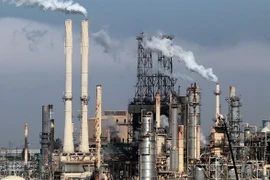 Toàn cảnh nhà máy lọc dầu Conoco-Phillips ở Rodeo, California. (Nguồn: AFP/TTXVN)