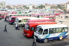 Các đơn vị kinh doanh vận tải đã có các phương án tăng cường xe để giải tỏa khách dịp Tết. (Ảnh: Anh Tôn/TTXVN)