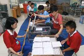 Hướng đến bỏ rào cản giới trong tiếp cận dịch vụ với người khuyết tật